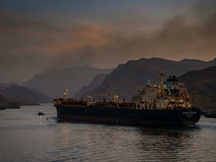 Iran sous blocus américain : la Chine, premier acheteur de pétrole, joue l&rsquo;apaisement